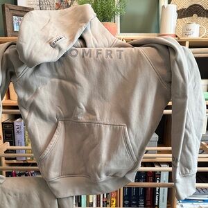 Comfort Branded Women's Cozy Fleece Sweatshirt and pants - Light Gray